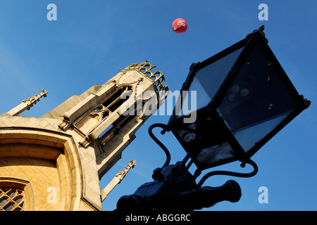 Il passaggio del tempo, 'St Helen's" Square York, Regno Unito Foto Stock