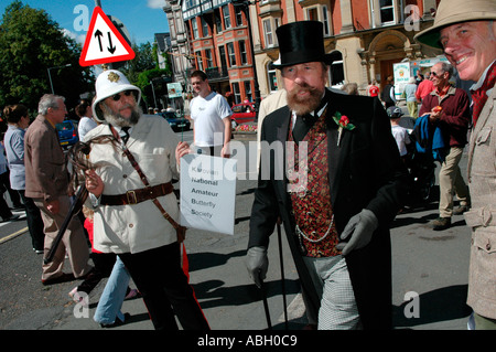 Gli uomini in costume a Llandrindod Wells Festival Vittoriano Powys Mid Wales UK Foto Stock