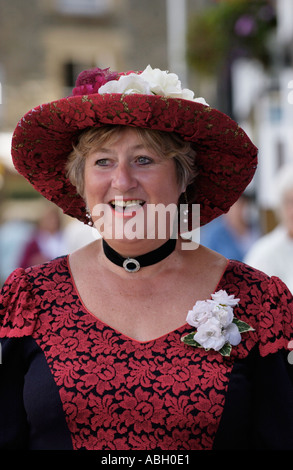 Donna in costume a Llandrindod Wells Festival Vittoriano Powys Mid Wales UK Foto Stock
