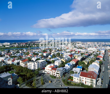 Vista su reykjavik dalla chiesa hallgrimskirkja Islanda Foto Stock