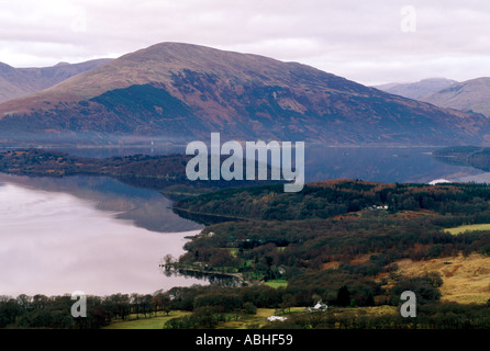 Sul Loch Lomond dal West Highland Way Foto Stock