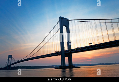 Sunrise a Verrazano Bridge New York Stati Uniti Foto Stock