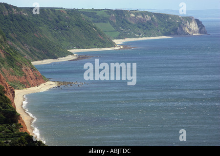 Vista dal Regency località balneare di Sidmouth in East Devon con le scogliere della Jurassic Coast dietro Foto Stock