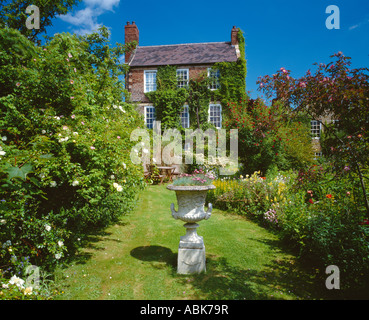 Vista estiva di Crook Hall e giardini, Durham City. Foto Stock