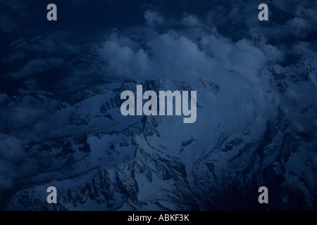 Le Alpi scena della montagna da aeroplano sopra Foto Stock