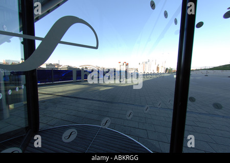 Vista interna della conferenza di salvia e il Music Center building in Gateshead Tyne and Wear, Gran Bretagna interno vetro esterno Foto Stock