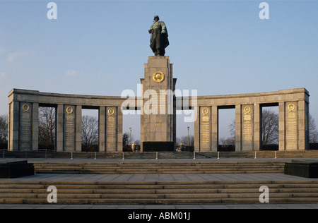 Memoriale Sovietico, Tiergarten di Berlino, Germania. Foto Stock