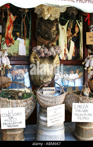 Norcia in Umbria è un famoso centro gastronomico nel Parco Nazionale dei Monti Sibillini Italia Foto Stock