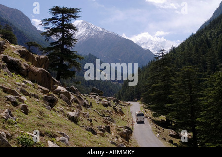 Bus in Himalaya indiano Foto Stock