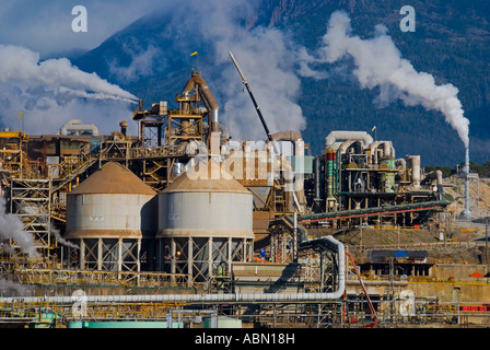 Il Zinifex raffineria di zinco sul fiume Derwent a Hobart in Tasmania Foto Stock