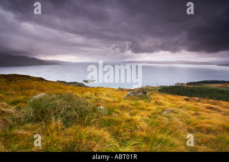 Vista attraverso il suono di Sleat verso Skye dalla penisola di Glenelg Foto Stock