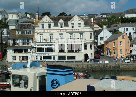 Nave e Castle Hotel a St Mawes con traghetto in primo piano la Cornovaglia Foto Stock