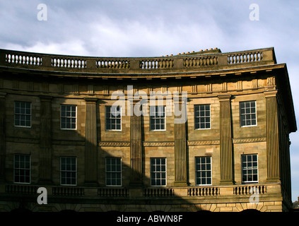 La Mezzaluna in Buxton Derbyshire Peak District Inghilterra costruiti nel Regno Unito dal 5° duca di Devonshire nel XVIII secolo Foto Stock