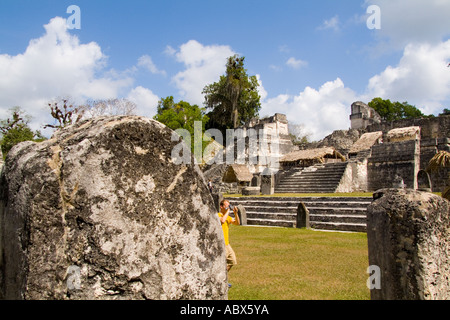 Acropoli nord presso le rovine Maya in Gran Plaza che mostra la civiltà della storica Indiani di Maya a villag remoto Foto Stock