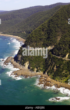 Great Ocean Road vicino a Lorne Victoria Australia antenna Foto Stock