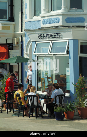 Aberdovey sala da tè e bed breakfast guest house con pavimentazione tavolo e sedie Foto Stock