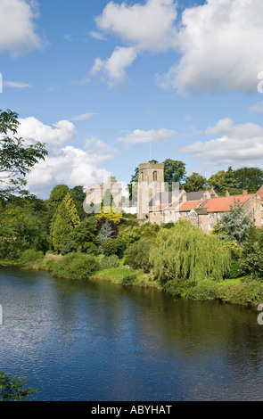 West Tanfield villaggio dal ponte sul Fiume Ure Yorkshire Regno Unito Foto Stock