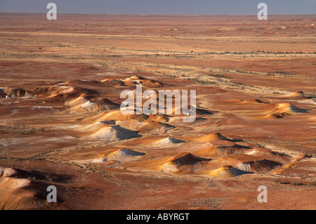 Dipinto sulle colline vicino a William Creek Outback South Australia Australia antenna Foto Stock