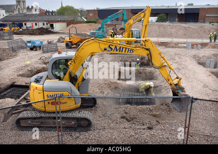 GROUNDWORKS AL KINGSHOLM IN PREPARAZIONE PER LA COSTRUZIONE DI GLOUCESTER RUGBYS NEW SOUTH STAND Maggio 2007 Foto Stock