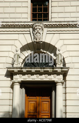 Ingresso al Tesoro edificio a 1 Horse Guards Road Westminster London Foto Stock