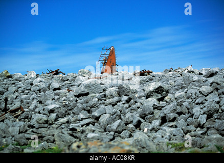 Resti di spagnolo un peschereccio che è andato arenarsi in una tempesta atlantica Foto Stock