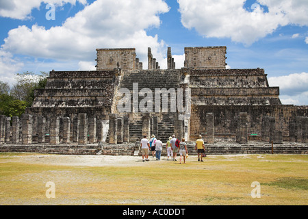 Tempio dei Guerrieri, Chichen Itza sito archeologico, Chichen Itza, stato dello Yucatan, Messico Foto Stock