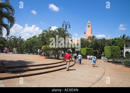 Plaza Mayor, noto anche come Plaza de la Independencia e il Zocalo, Merida, capitale dello stato dello Yucatan, Messico Foto Stock