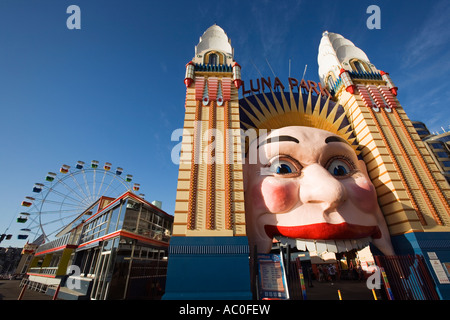 Il viso sorridente ingresso al Luna Park di Lavanda sulla baia di Sydney North Shore Foto Stock