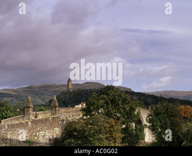 Il vecchio ponte di Stirling e William Wallace Monument Stirling Scozia Scotland Regno Unito Foto Stock