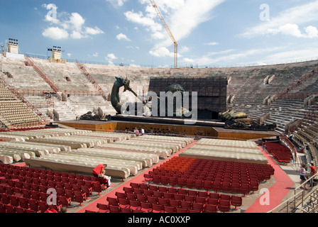 Il centro dell'arena di Verona durante le ore diurne Foto Stock