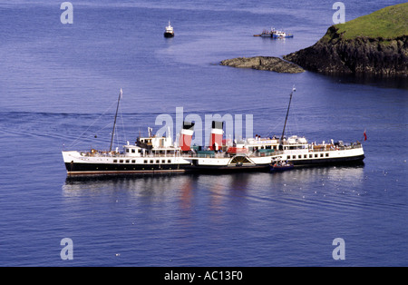 PS Waverly ultimo ocean andando battello a vapore ancorato a Lundy Island Foto Stock