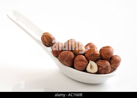 Nocciole, noci sgusciate Foto Stock