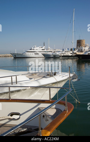 Jose Puerto Banus a Marbella, provincia di Malaga, Costa del Sol, Spagna Foto Stock