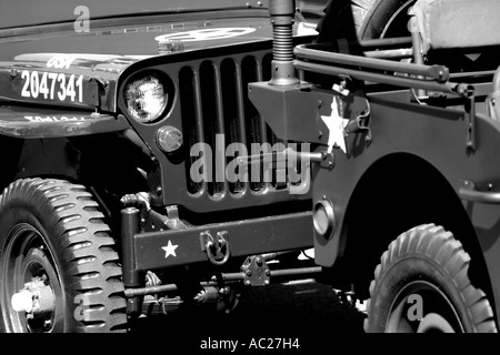 Due ripristinato esercito americano JEEP BAPDB ORIZZONTALE7696 IN BIANCO E NERO Foto Stock