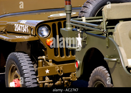 Due ripristinato esercito americano JEEP BAPDB ORIZZONTALE7698 Foto Stock