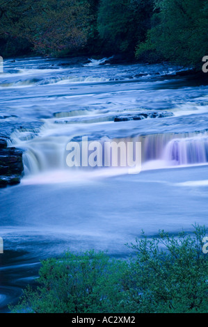 Fiume Clyde di notte, New Lanark, Lanarkshire, Scotland, Regno Unito, Europa Foto Stock