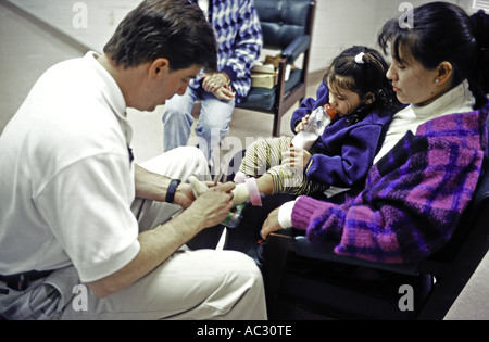 CAROLINA DEL SUD ROCK HILL tre anni toddler ispanica con paralisi cerebrale Foto Stock