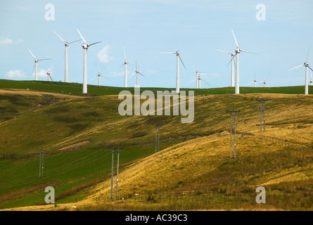 Le turbine eoliche a Penrhyddlan e centrali eoliche Llidiartywaun Galles centrale Foto Stock