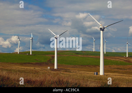 Le turbine eoliche a Penrhyddlan e centrali eoliche Llidiartywaun Galles centrale Foto Stock