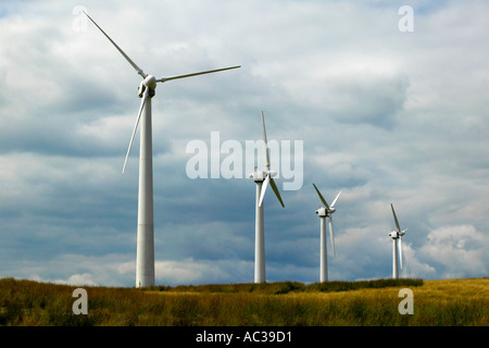 Le turbine eoliche a Penrhyddlan e centrali eoliche Llidiartywaun Galles centrale Foto Stock