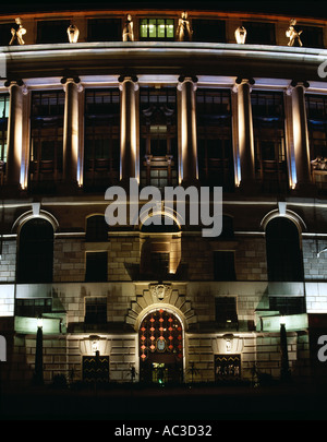 Edificio Unilever Blackfriars Londra di notte Foto Stock