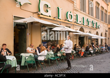 Giolittis gelato e pasticceria bar di Via Uffici del Vicario a Roma Italia Foto Stock