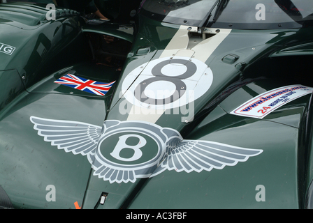 Cofano di Bentley Le Mans velocità 8 Endurance Auto sportiva ad Oulton Park Motor Racing circuito Cheshire England Regno Unito Regno Unito Foto Stock