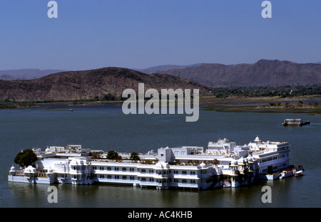 India Rajasthan, Udaipur Asia, Lago Picola, Jagniwas Island, Lake Palace Hotel Foto Stock