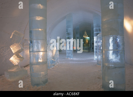 La lobby dell'hotel di ghiaccio al di sopra di Circolo Polare Artico in Jukkasjarvi vicino a Kiruna Svezia Foto Stock