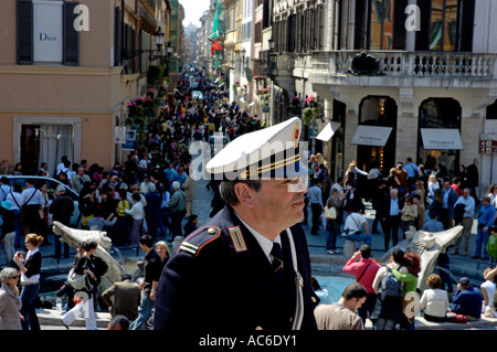 Carabinieri a Piazza di Spagna Foto Stock