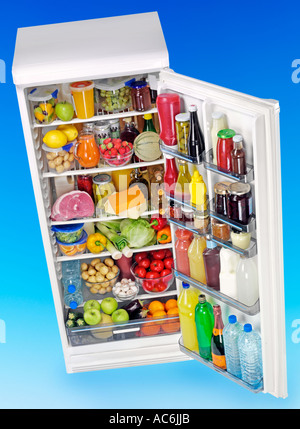 Aprire il frigo pieno Foto Stock