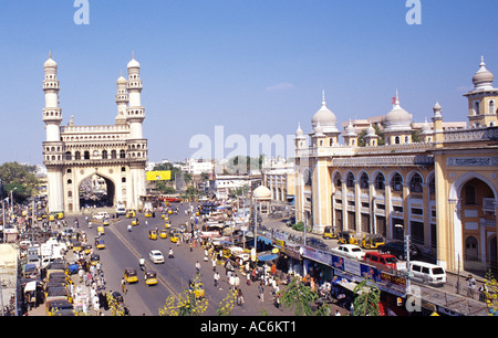 Una vista di CHARMINAR E OSPEDALE DI UNANI Andhra Pradesh Foto Stock