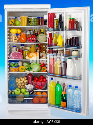 Aprire il frigo pieno Foto Stock