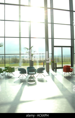 Office foyer con sun streaming in Foto Stock